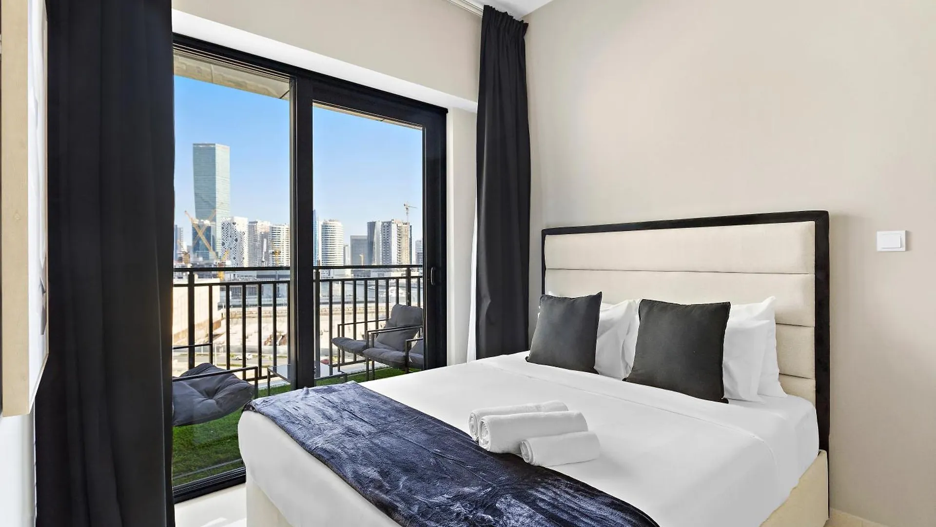 Stunning 1Br Apt Business Bay Dubai