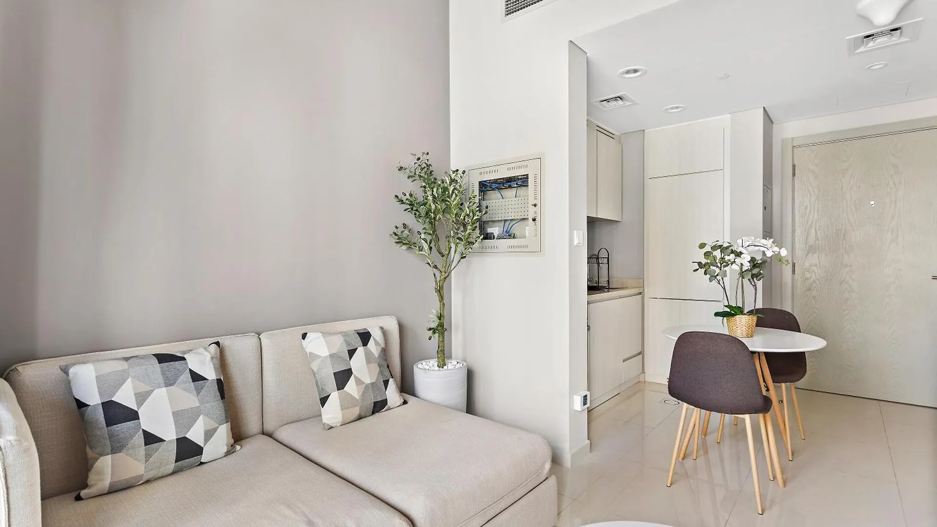 Stunning 1Br Apt Business Bay Dubai Apartment